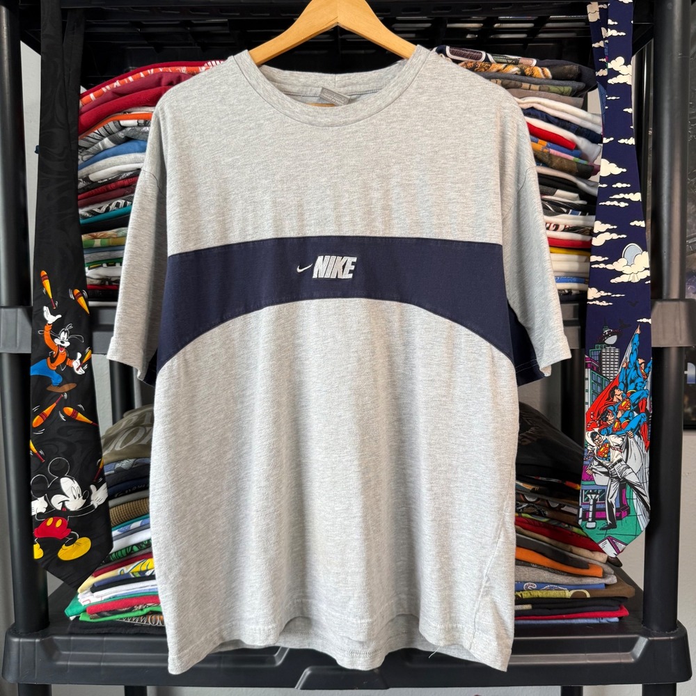 Y2K Grey Nike Center Swoosh Blocked Graphic T-Shirt Large Mark On Front